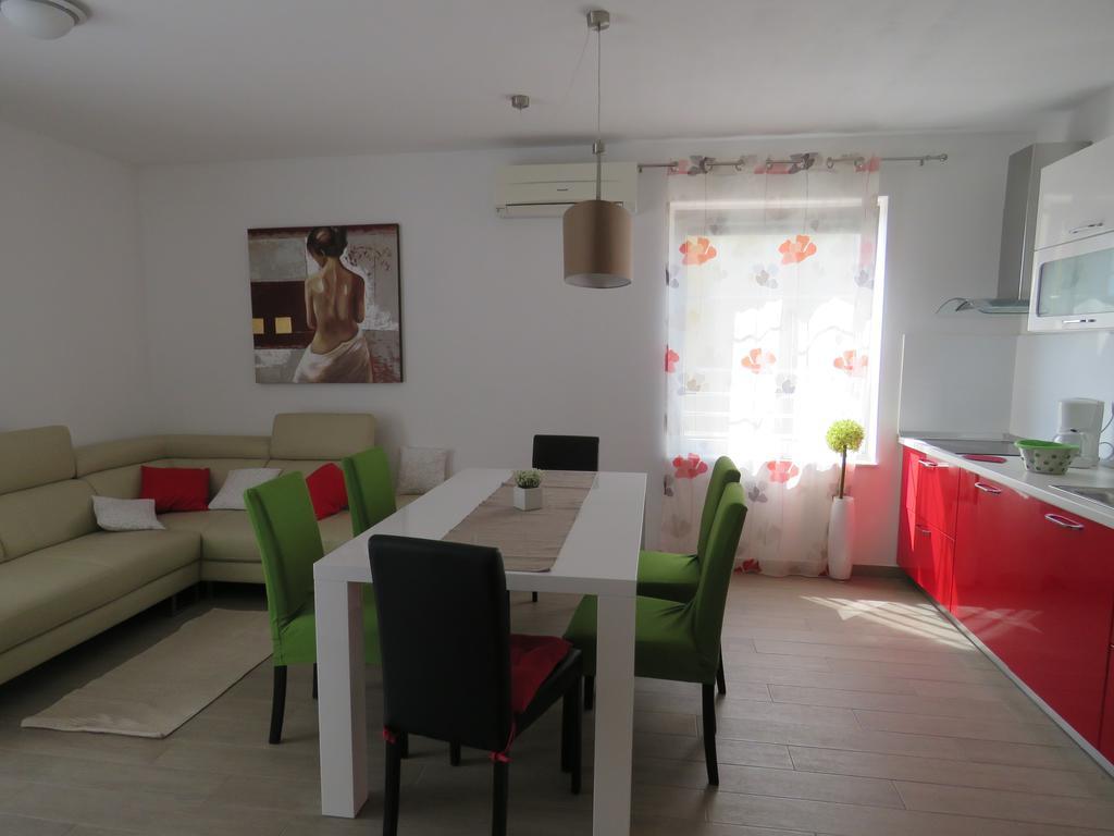 Apartments Villa Urbajs 브르사르 객실 사진