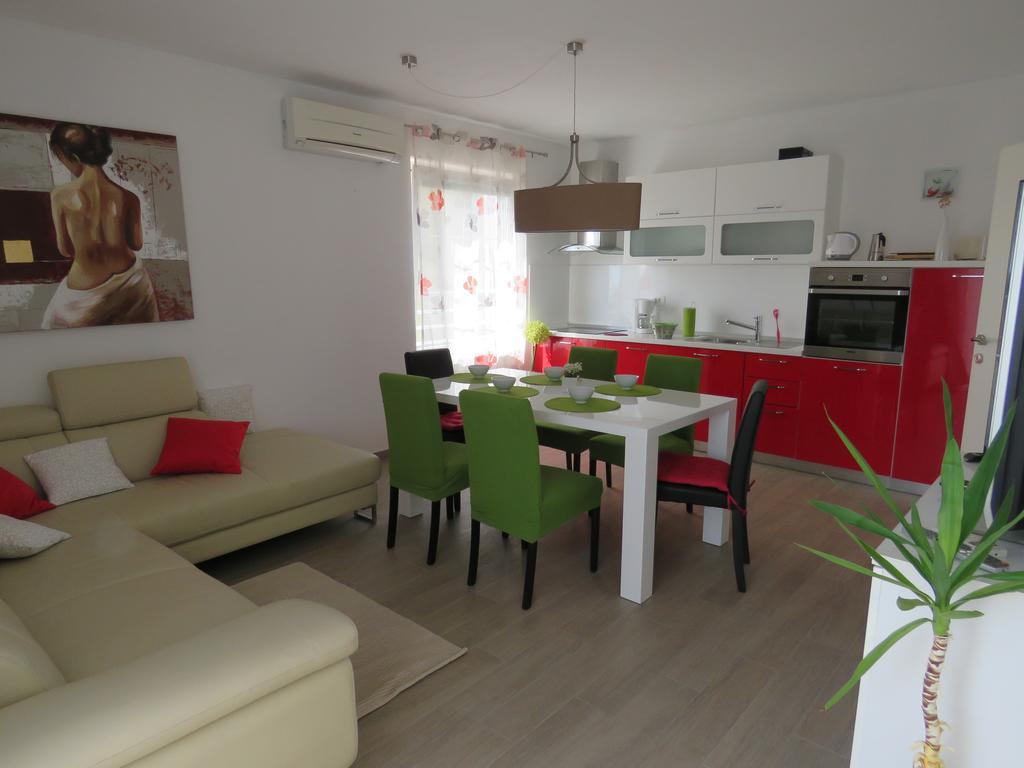 Apartments Villa Urbajs 브르사르 객실 사진